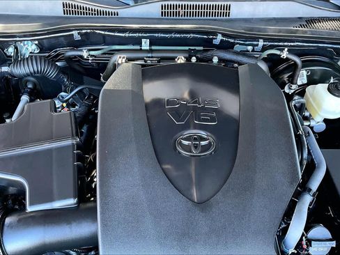 Used 2021 Toyota Tacoma SR5 image 28