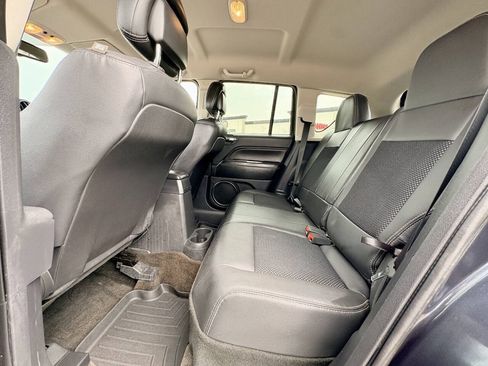 Used 2014 Jeep Compass Latitude AWD/4WD image 17