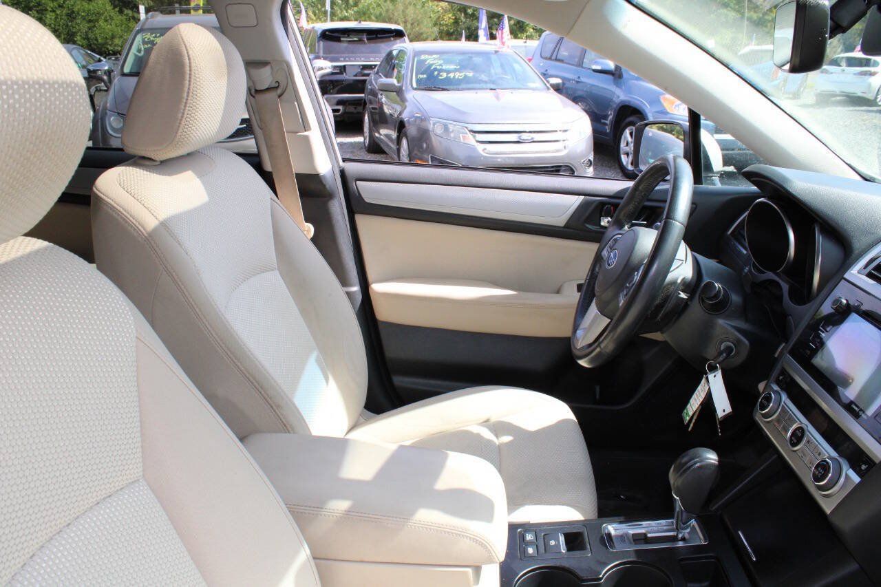 Used 2017 Subaru Outback 2.5i Premium AWD/4WD image 11