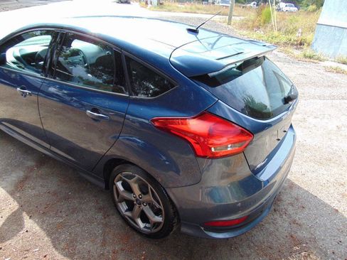 Used 2018 Ford Focus ST image 10