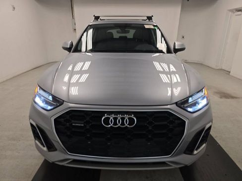 Used 2022 Audi Q5 2.0T Premium w/ Convenience Package image 3