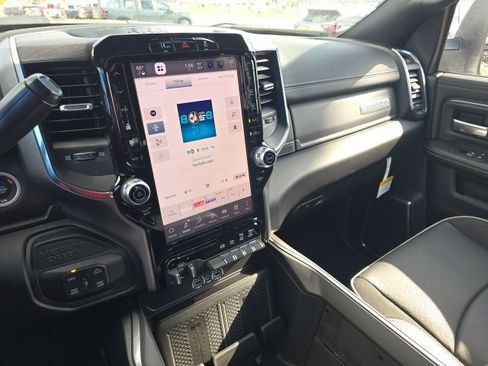 Used 2025 RAM 2500 Laramie image 23