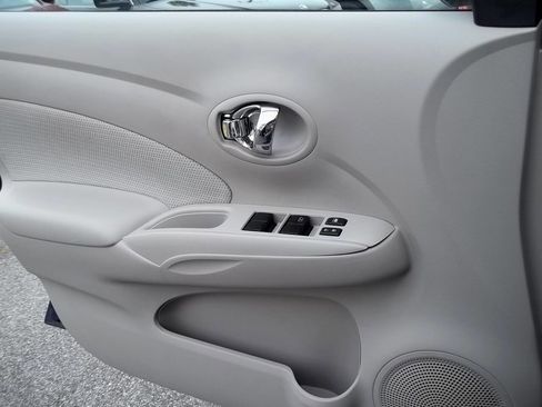 Used 2013 Nissan Versa SV w/ Convenience Pkg image 13