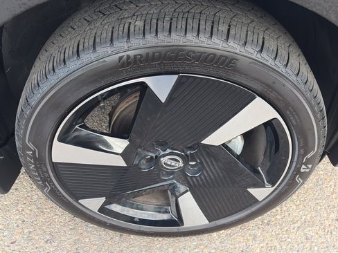 Certified 2025 Nissan Kicks SR w/ SR Premium Package image 9