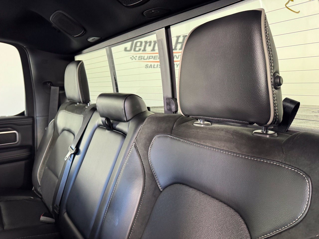 Used 2023 RAM 1500 Laramie AWD/4WD image 11