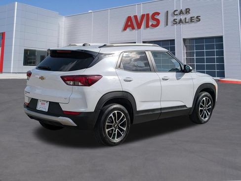 Used 2025 Chevrolet TrailBlazer LT AWD/4WD image 6