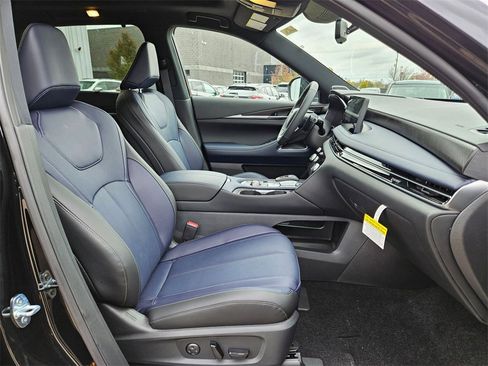 New 2026 INFINITI QX60 Sport image 32