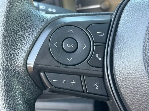 Used 2024 Toyota Corolla LE FWD image 11