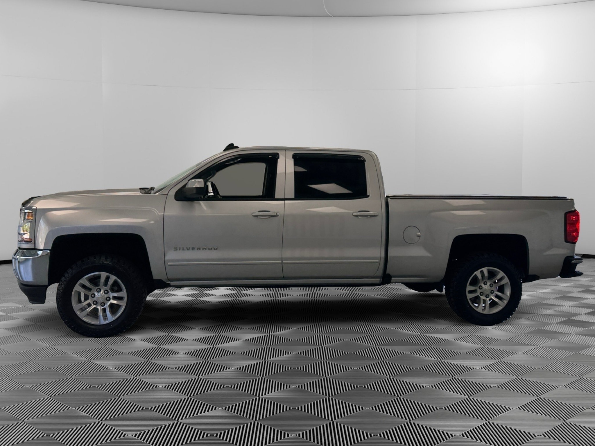 Used 2017 Chevrolet Silverado 1500 LT w/ All Star Edition AWD/4WD image 5