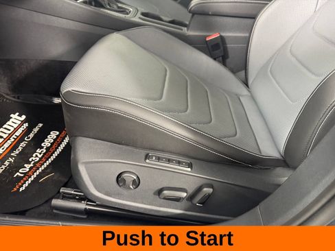 Used 2025 Volkswagen Jetta SEL FWD image 14