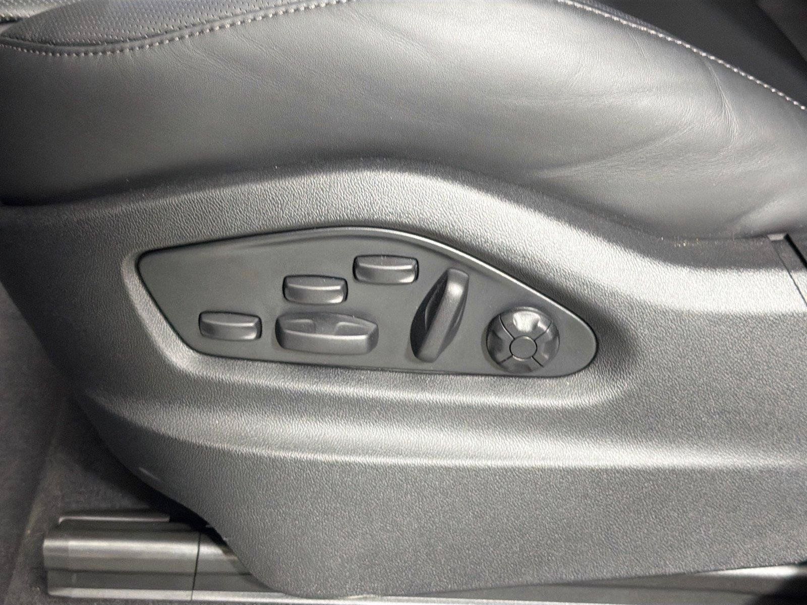 Certified 2025 Porsche Cayenne Coupe AWD/4WD image 32