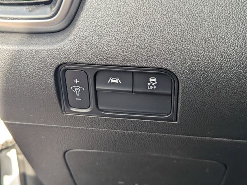 Certified 2022 Kia Sorento S image 29