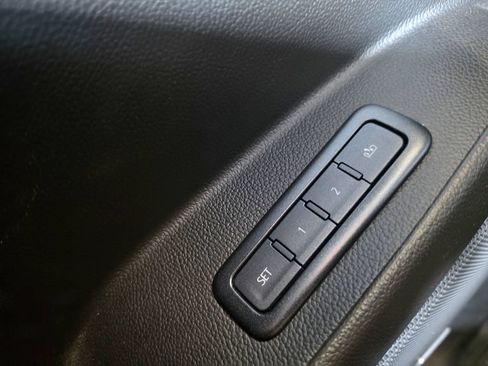 Used 2019 GMC Yukon SLT w/ Open Road Package AWD/4WD image 16