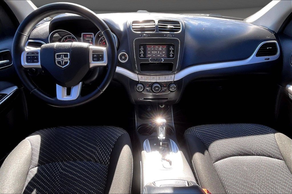 Used 2020 Dodge Journey SE w/ SE Popular Equipment Group FWD image 10