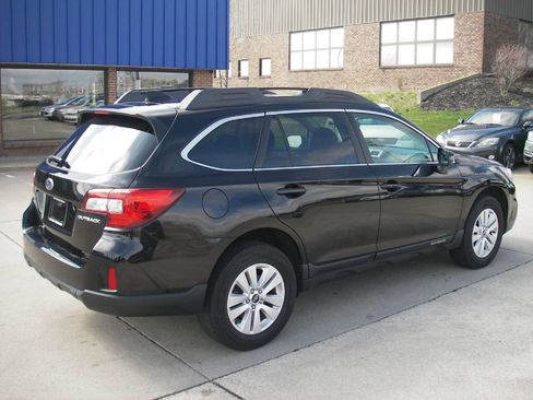 Used 2016 Subaru Outback 2.5i Premium image 5