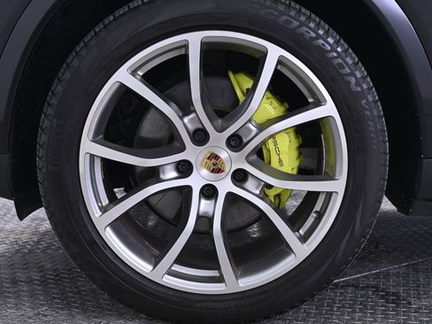 Used 2019 Porsche Cayenne E-Hybrid image 11