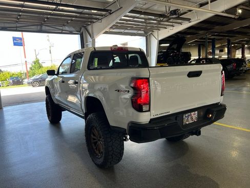 Used 2023 Chevrolet Colorado W/T AWD/4WD image 4