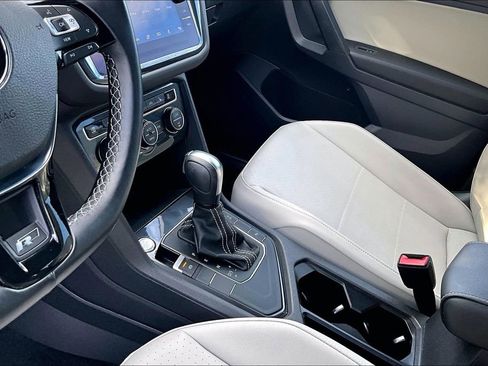 Certified 2021 Volkswagen Tiguan SE R-Line FWD image 23