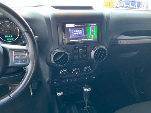 Used 2018 Jeep Wrangler Unlimited Sport S AWD/4WD image 12