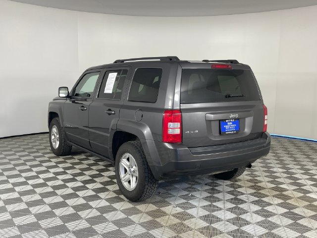 Used 2017 Jeep Patriot Sport w/ Power Value Group AWD/4WD image 12