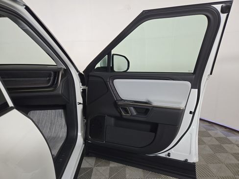 Used 2024 Rivian R1S Adventure AWD/4WD image 18