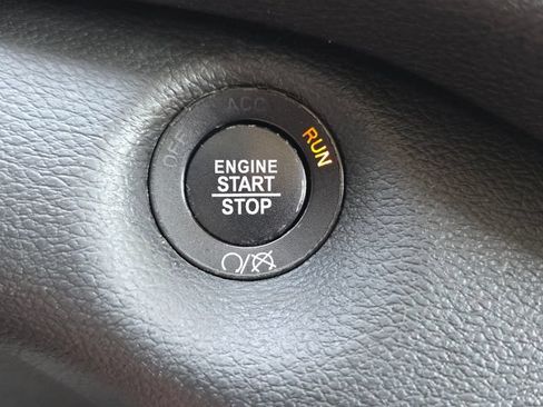 Used 2019 Jeep Cherokee Limited AWD/4WD image 35