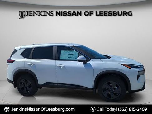 New 2026 Nissan Rogue SV FWD image 2