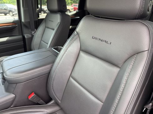 Used 2024 GMC Sierra 1500 Denali w/ Denali Reserve Package AWD/4WD image 16