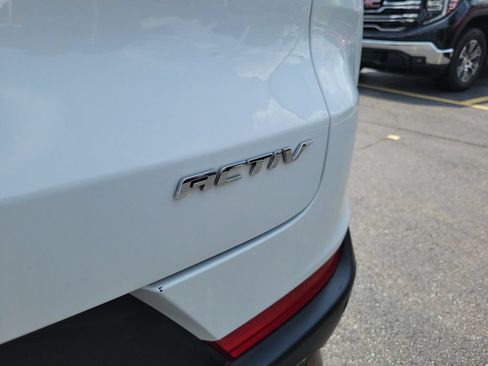 Used 2023 Chevrolet TrailBlazer ACTIV w/ Sun and Liftgate Package FWD image 11