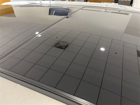 Certified 2022 Cadillac XT5 Premium Luxury image 12