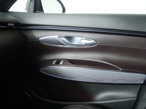 Used 2022 Genesis GV70 2.5T w/ Advanced Package image 30