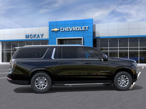 New 2026 Chevrolet Suburban LT AWD/4WD image 5