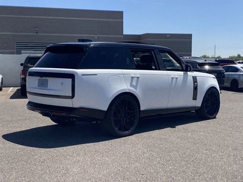 New 2025 Land Rover Range Rover SV image 17