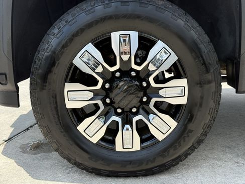 Used 2025 GMC Sierra 2500 Denali AWD/4WD image 9