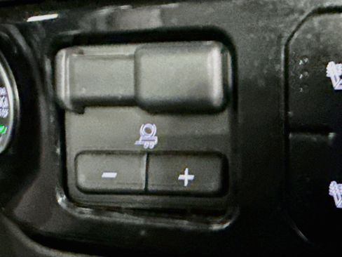 Used 2025 Chevrolet Silverado 1500 LT RWD image 41