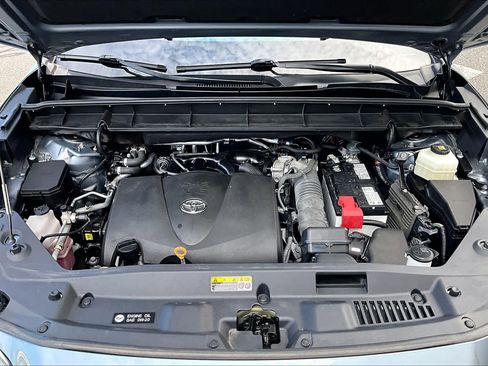 Used 2022 Toyota Highlander XLE AWD/4WD image 30