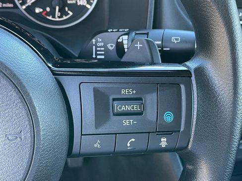 Used 2021 Nissan Rogue SV AWD/4WD image 17