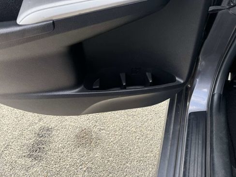 Used 2014 Toyota Camry SE FWD image 17