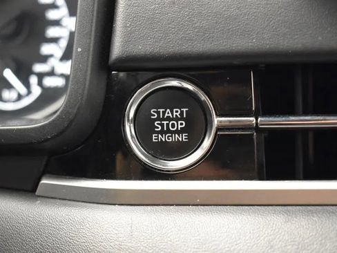 Used 2024 Mitsubishi Outlander FWD image 29