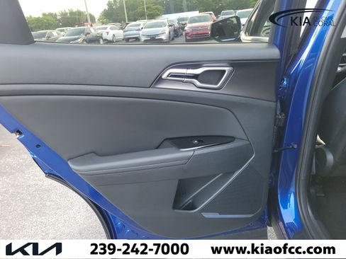 Certified 2024 Kia Sportage EX FWD image 11