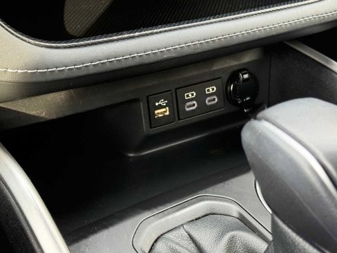 Used 2023 Toyota Highlander LE image 29