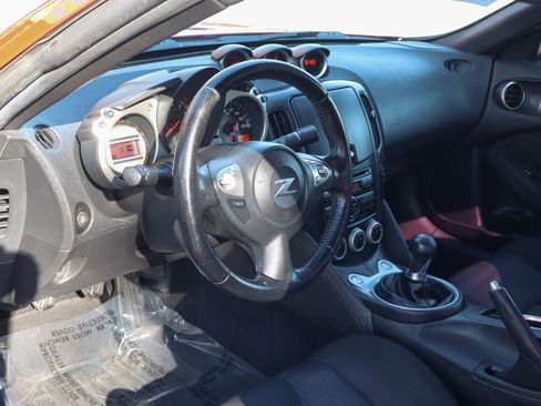 Used 2010 Nissan 370Z Coupe image 19