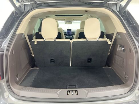 Used 2022 Ford Explorer Platinum w/ Equipment Group 601A image 25