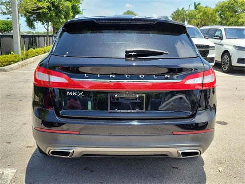 Used 2018 Lincoln MKX Premiere image 5
