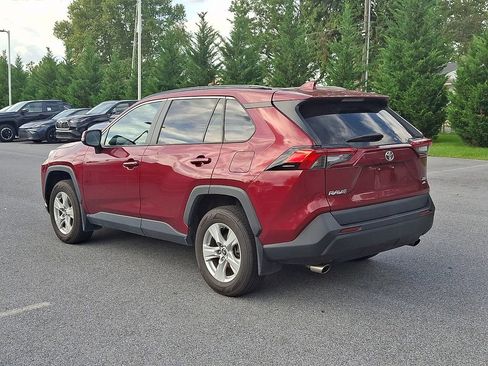 Used 2021 Toyota RAV4 XLE AWD/4WD image 6