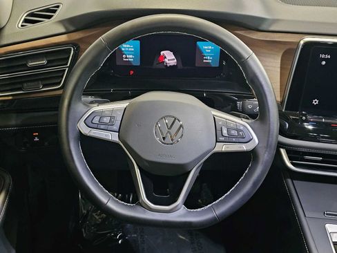 Used 2025 Volkswagen Atlas SE AWD/4WD image 20
