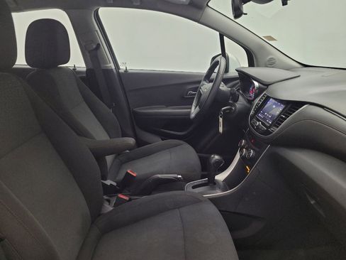 Used 2020 Chevrolet Trax LS FWD image 21