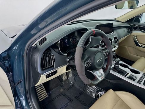 Used 2022 Kia Stinger GT1 RWD image 9