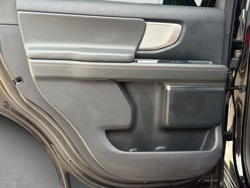 Used 2025 Ford Expedition Active AWD/4WD image 13