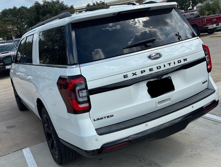 Used 2023 Ford Expedition Max Limited RWD image 3